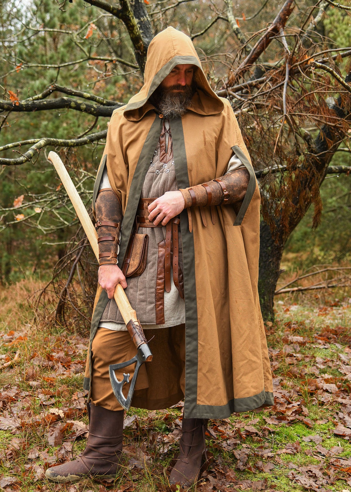 Two-Tone Medieval Cloak Theves — Beige-Brown / Olive Green